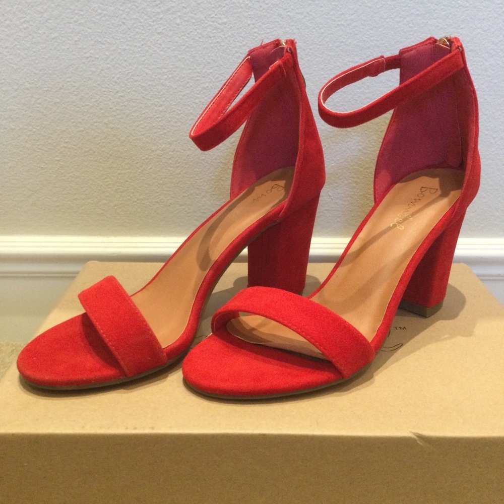Bonnibel NEW Red Faux Suede Block/Chuck Heels Shoes - Size 6